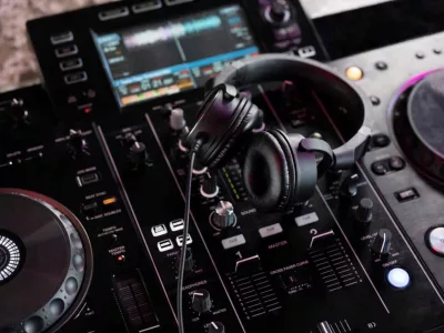 Dj-Equipment-rental-for-small-event