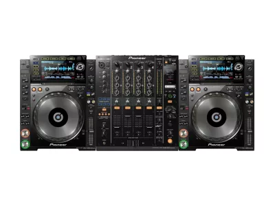 2 x CDJ-2000nxs + 1 x DJM-900nxs