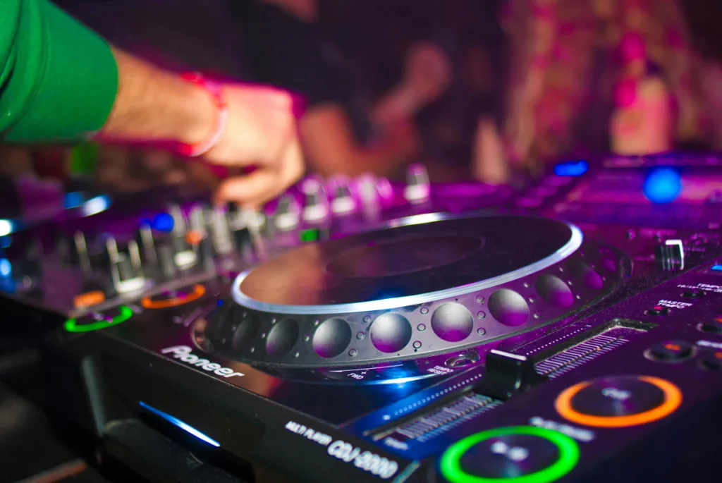 Affordable DJ Equipment rental